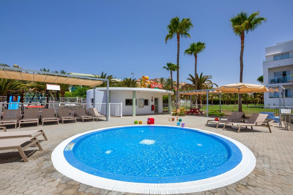 Bazén v ubytování Hotel Riu Gran Canaria - All Inclusive nebo v jeho okolí