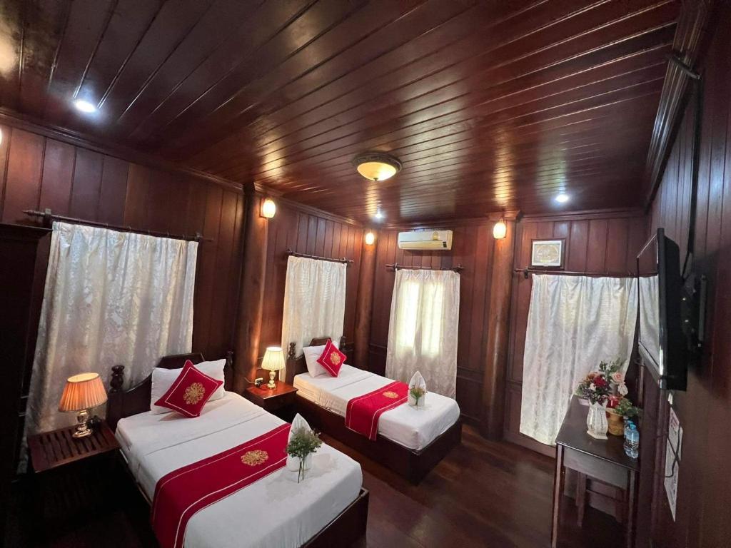 Villa Vieng Sa Vanh Hotel - Twin Room With Balcony