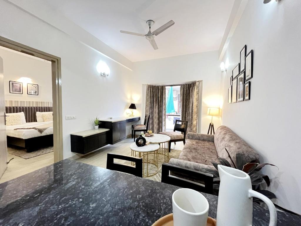 1BHK Serviced Apartments near Artemis Hospital