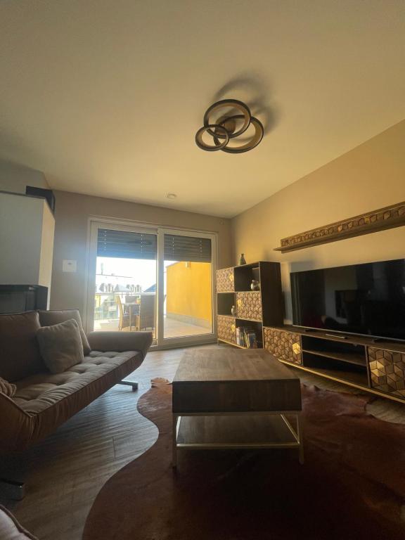 Luxury/Urban Penthouse - 3