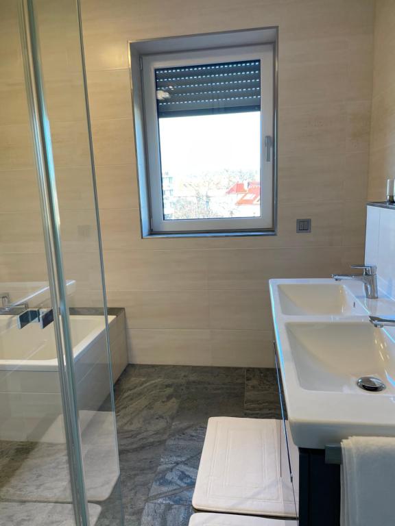 Luxury/Urban Penthouse - 10