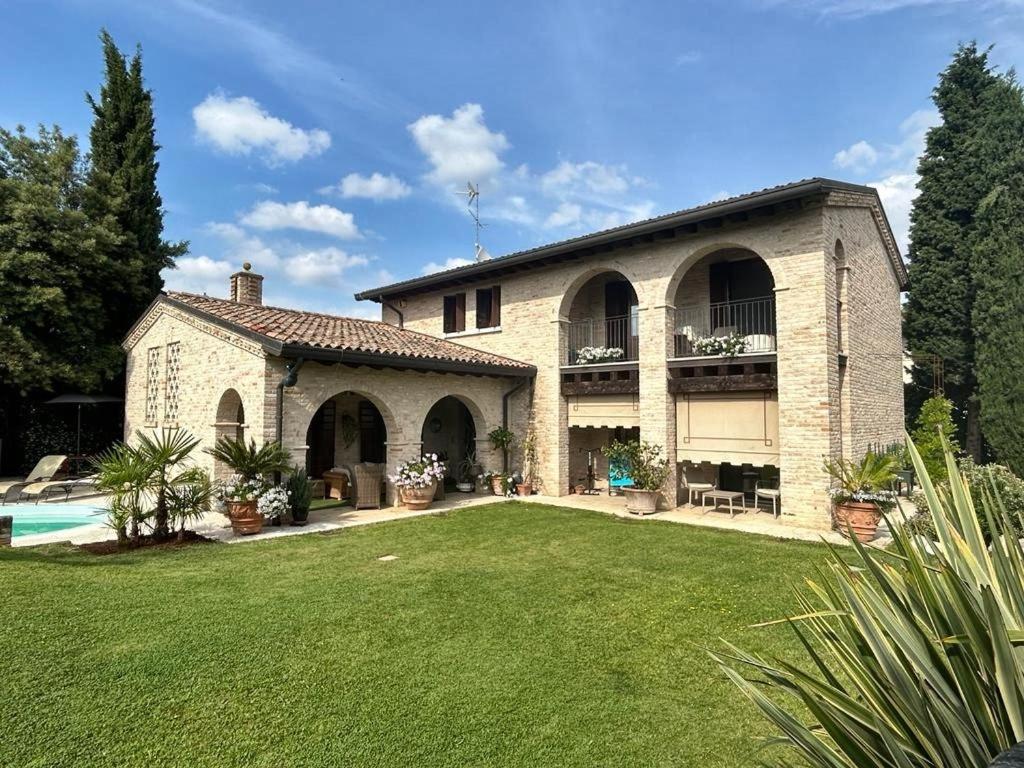 Casa grande con patio y piscina en Damabianca, en Portogruaro