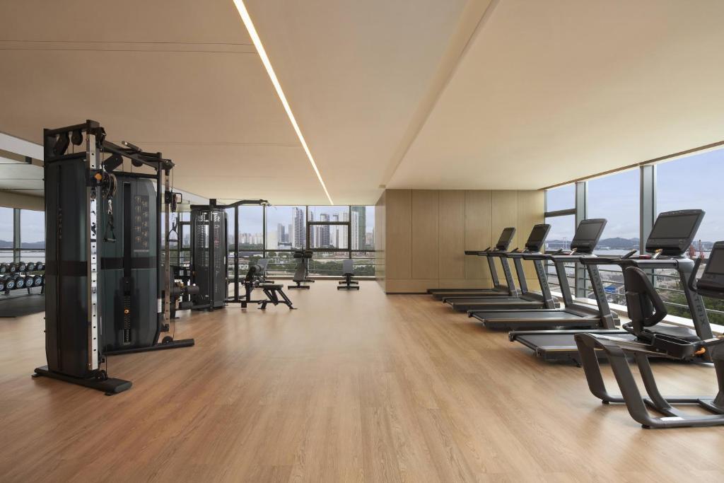 Fitness centrum a/nebo fitness zařízení v ubytování Shantou Marriott Hotel