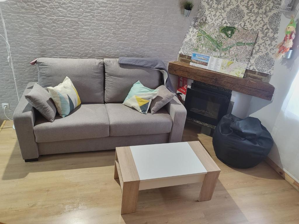 A seating area at Apartamento Santa Agueda