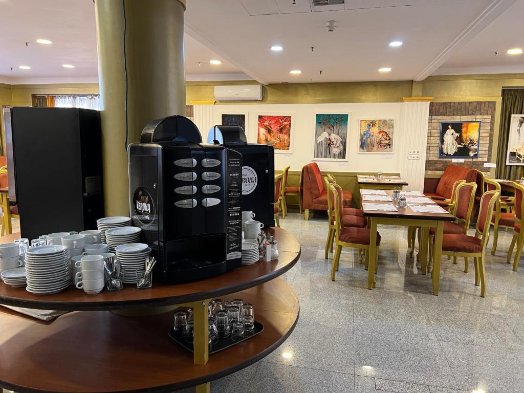 Príslušenstvo na prípravu kávy alebo čaju v ubytovaní Actor Hotel Budapest