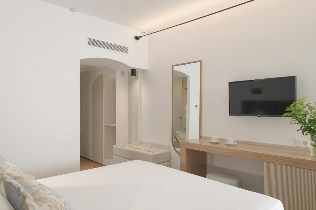 Telewizja i/lub zestaw kina domowego w obiekcie Creta Star Hotel - Adults Only