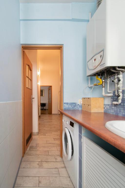 Kuchyňa alebo kuchynka v ubytovaní Wondrous Apartment Warszawska street