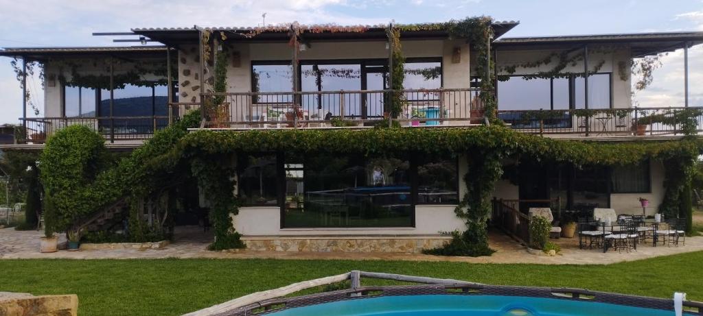 Bazén v ubytovaní Finca Los Pajaros cerca de Puy du fou Toledo alebo v jeho blízkosti