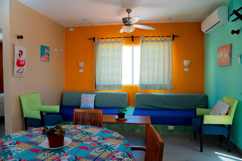 Posezení v ubytování Hotel Flamingos Inn