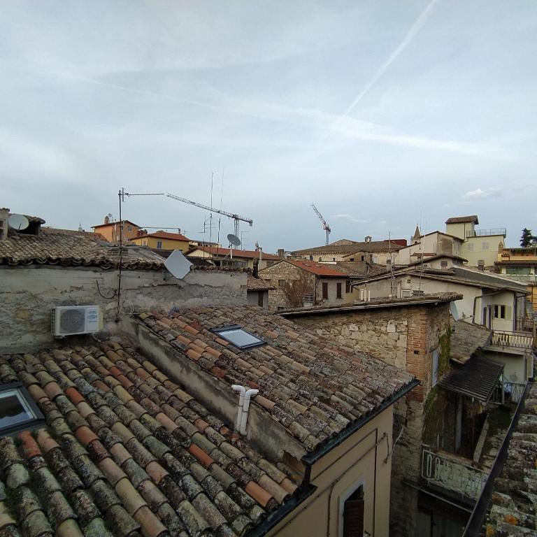 Nespecifikovaný výhled na destinaci Ascoli Piceno nebo výhled na město při pohledu z penzionu