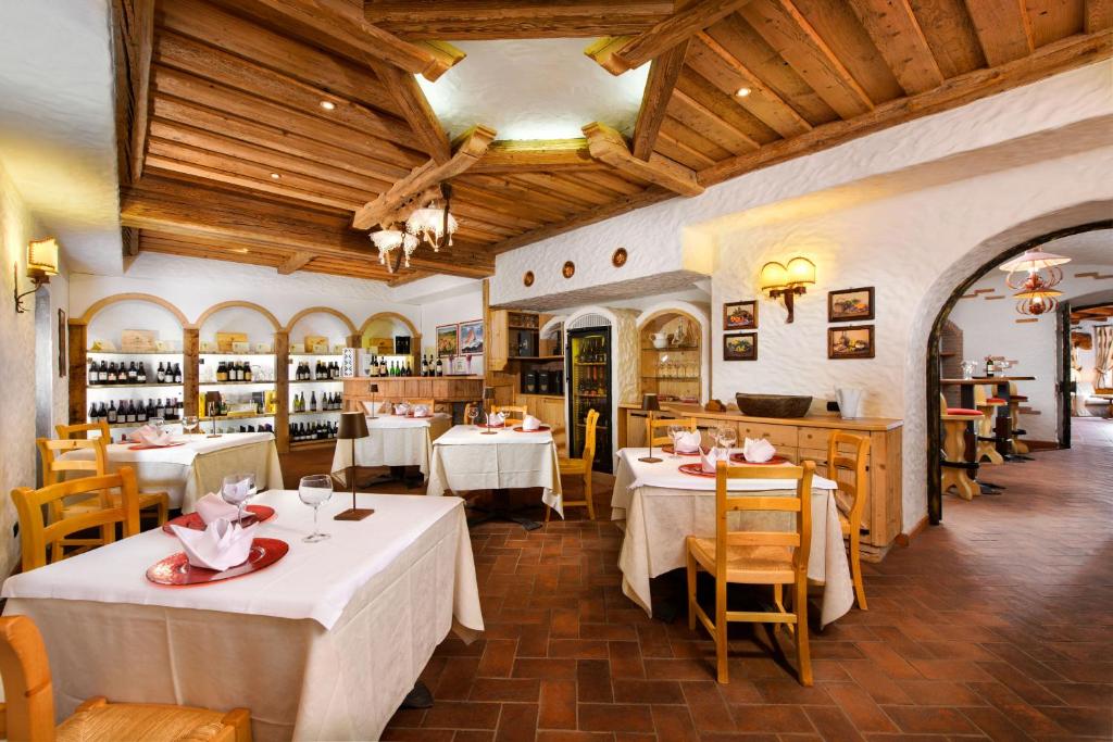 Restaurace v ubytování Carlo Magno Hotel Spa Resort
