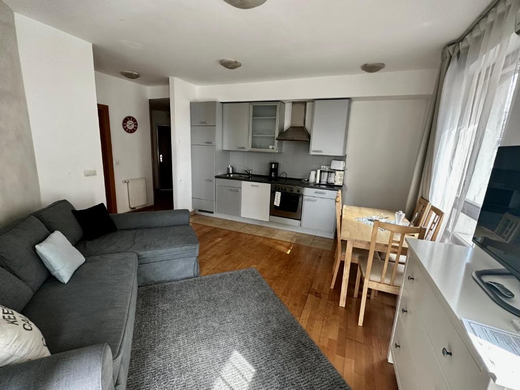 Kuchyňa alebo kuchynka v ubytovaní Leda Apartments
