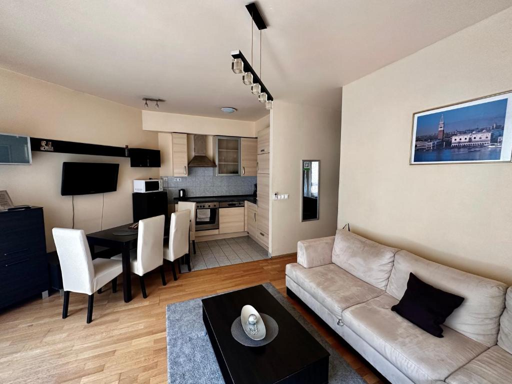 Kuchyňa alebo kuchynka v ubytovaní Leda Apartments