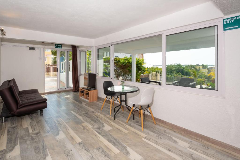 Posezení v ubytování Twakila Sunset Suites