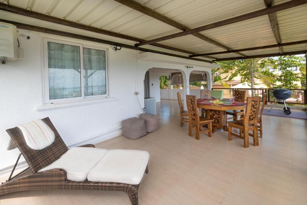 Posezení v ubytování Twakila Sunset Suites