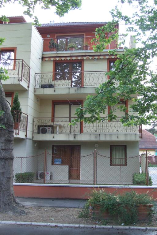 Budova, v ktorej sa apartmán nachádza