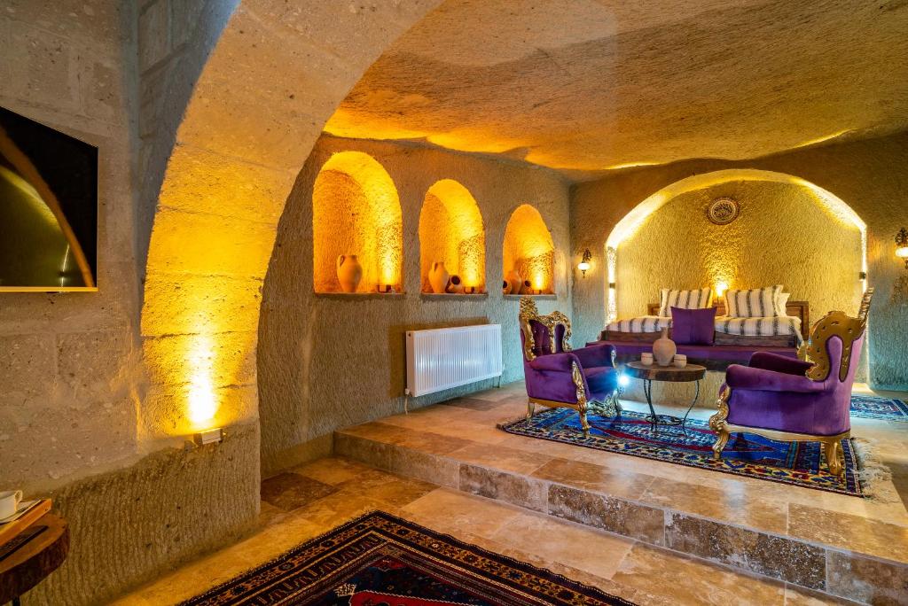 Posezení v ubytování CAPPANAR CAVE HOTEL
