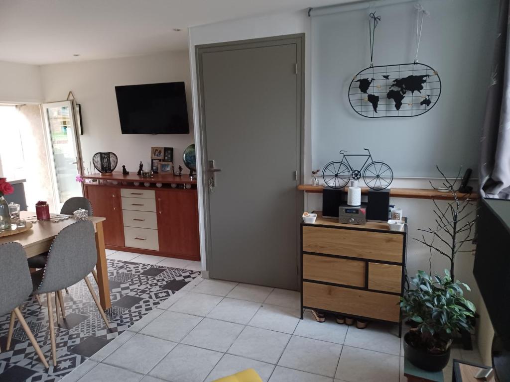 Kuchyň nebo kuchyňský kout v ubytování Chambre