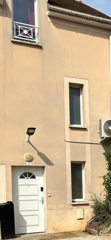 Budova, v ktorej sa apartmán nachádza