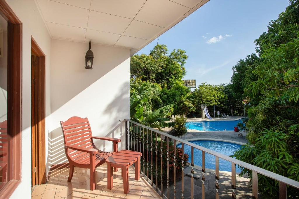 Bazén v ubytování Hotel Boyeros nebo v jeho okolí