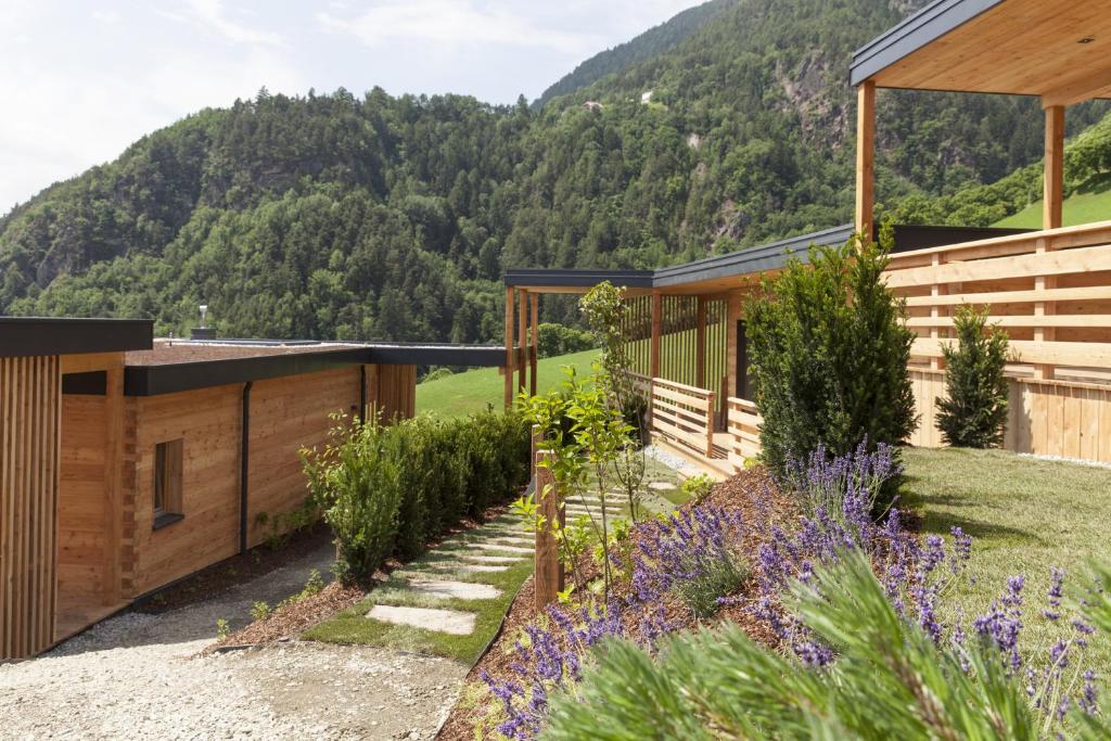 Nespecifikovaný výhled na hory nebo výhled na hory při pohledu z hotelu