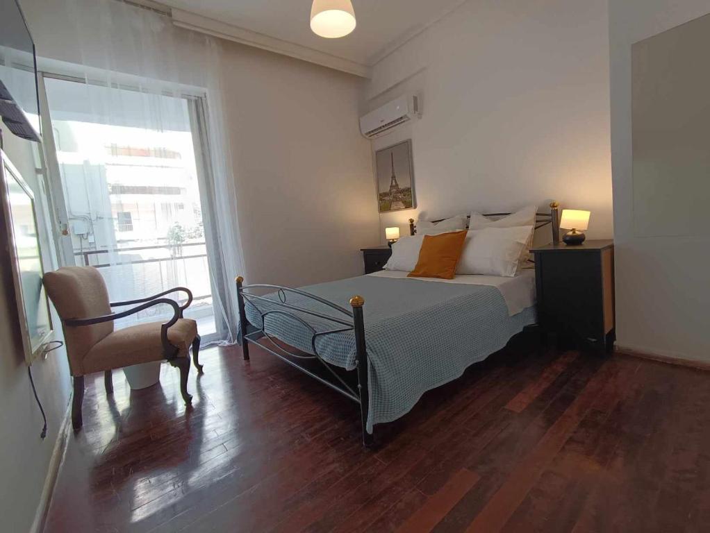 Apartment by the Sepolia metro