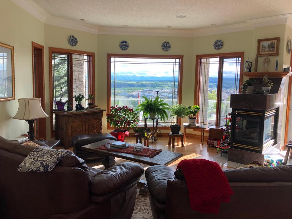 Rocky Mountain View Bed & Breakfast休息區