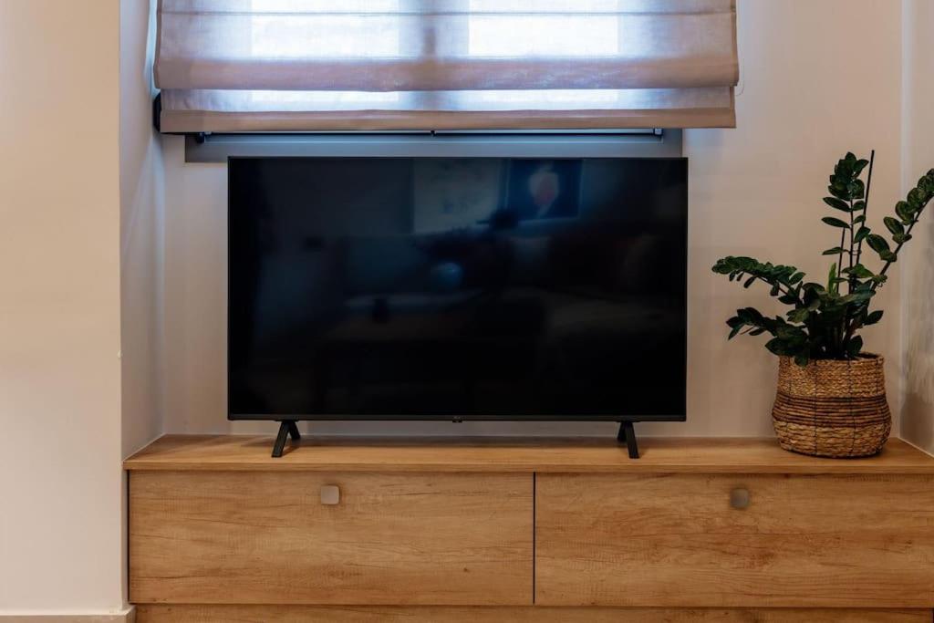 Euphoria Luxury Apartment - 11