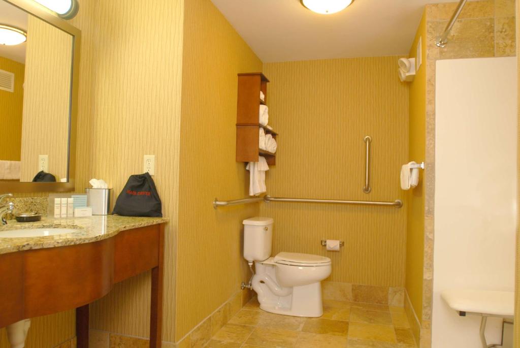 Hampton Inn Tomah photo