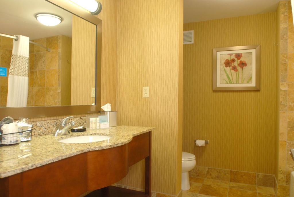 Hampton Inn Tomah photo
