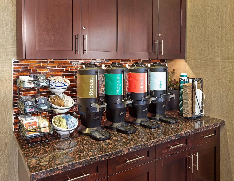 Homewood Suites Calgary Airport - Resim 13