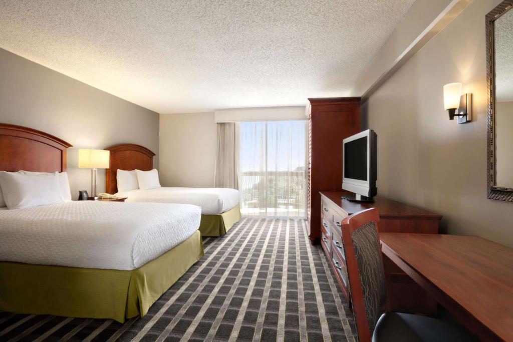 Embassy Suites San Francisco Airport Waterfront photo