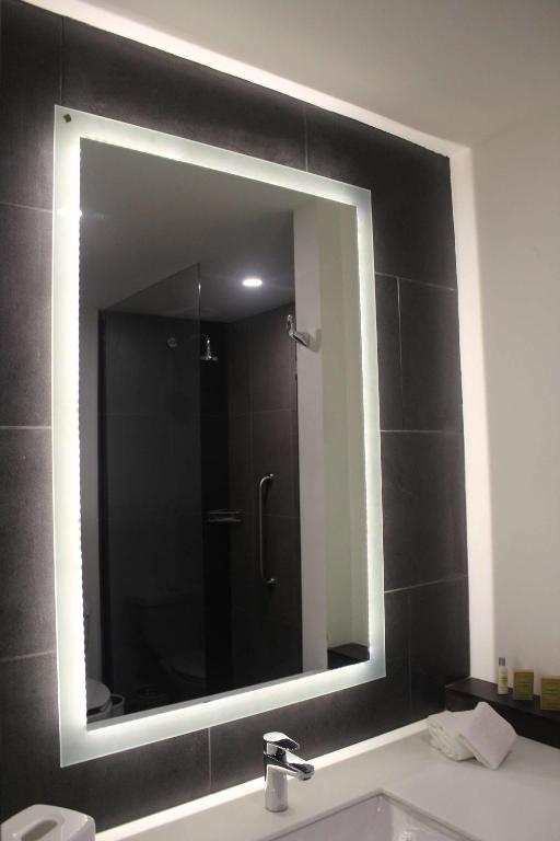 Hampton Inn By Hilton San Luis Potosi - Queen Room Met Uitzicht Op Het Meer