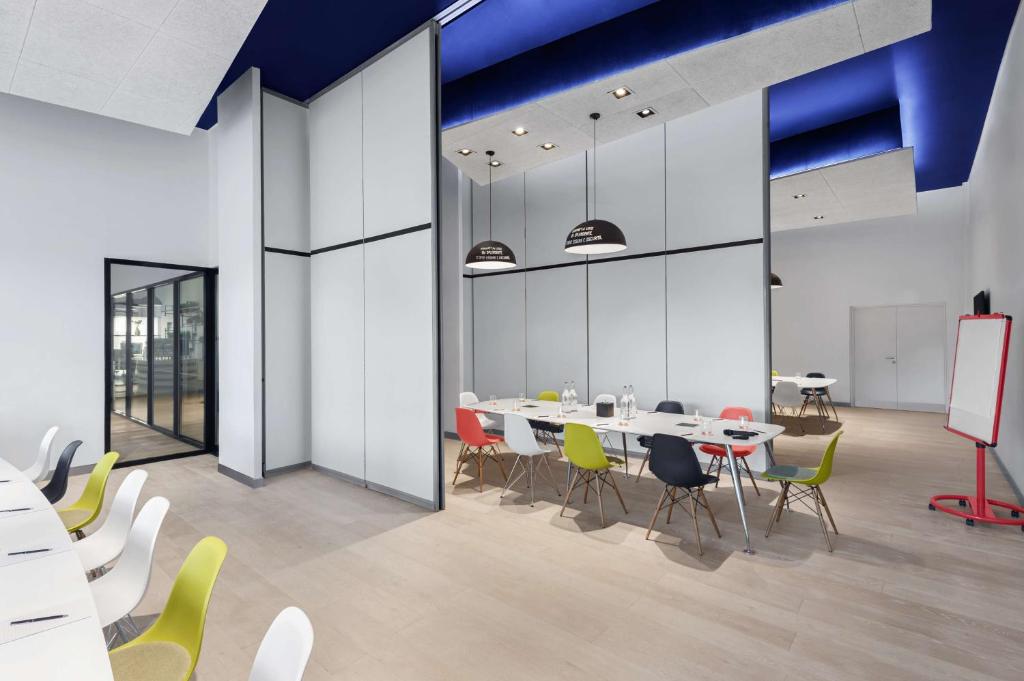 Canopy by Hilton Dubai Al Seef - Resim 45