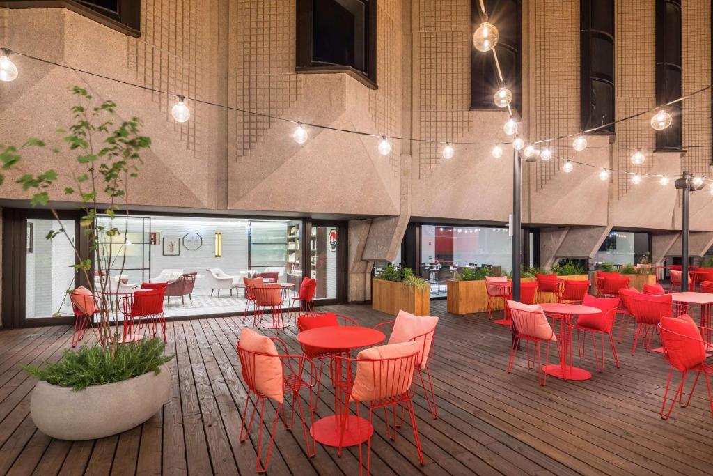 Canopy by Hilton Madrid Castellana - Resim 22