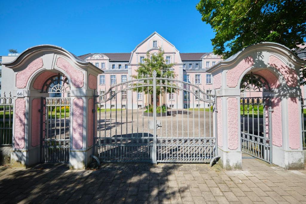 Adult Guide Neuss