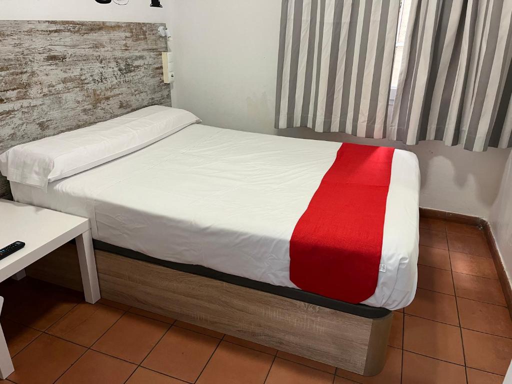 Casa de Huéspedes Almansa - Queen Room With Shared Bathroom
