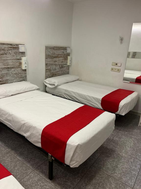 Casa de Huéspedes Almansa - Standard Double Room With Shared Bathroom