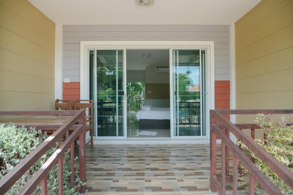 รีสอร์ท เรือนชมดาว - Deluxe Studio