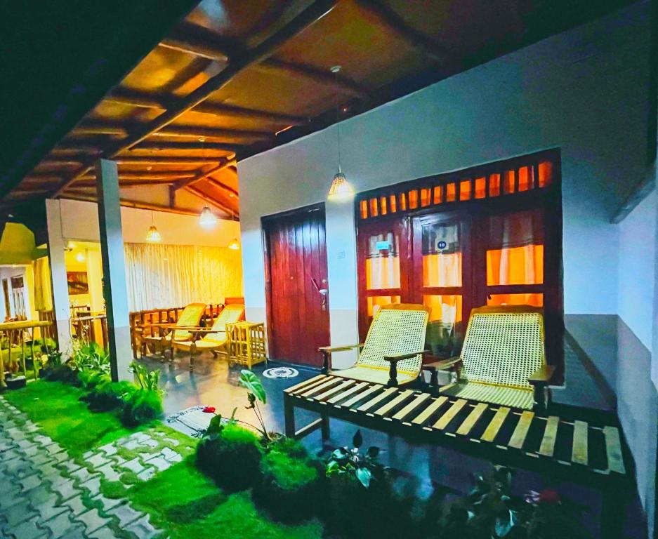 Rainbow Sky Cottage - 10