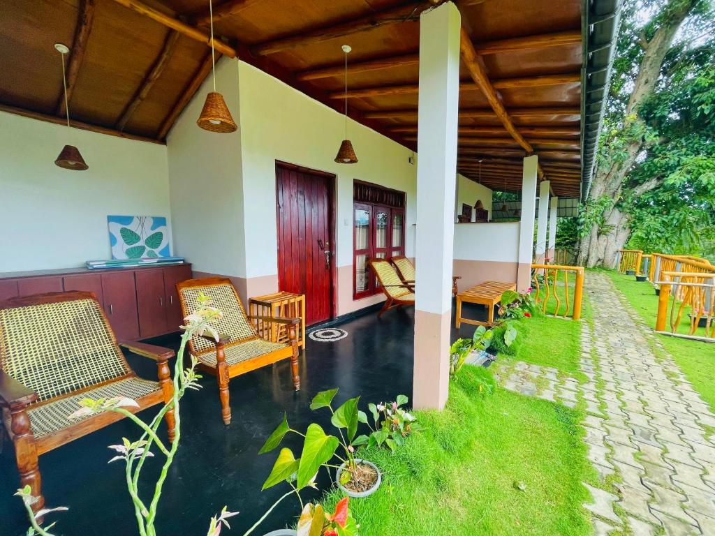 Rainbow Sky Cottage - 12