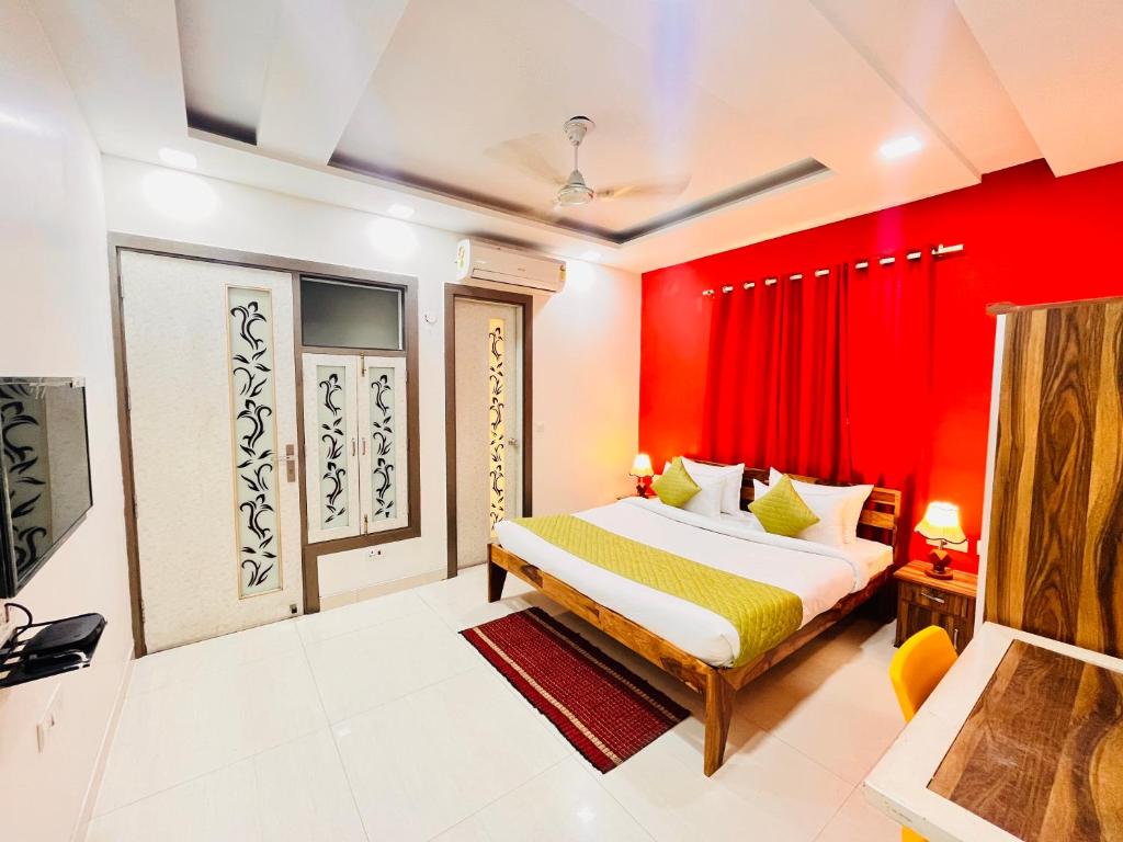 Postel nebo postele na pokoji v ubytování Hotel Park Pride Pitampura New Delhi, Couple Friendly