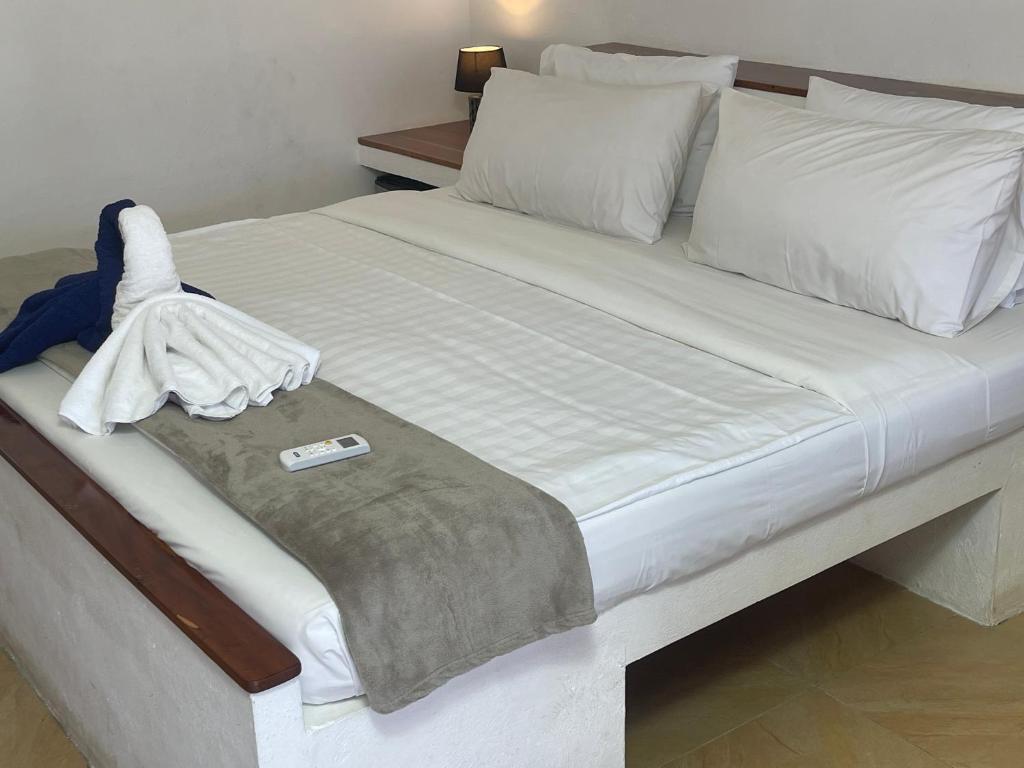 Parrot Resort Moalboal - Tweepersoonskamer Met Uitzicht Op Het Zwembad