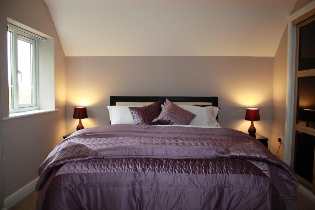 B&B Dorwyn Manor - Family Room With Private Bathroom
