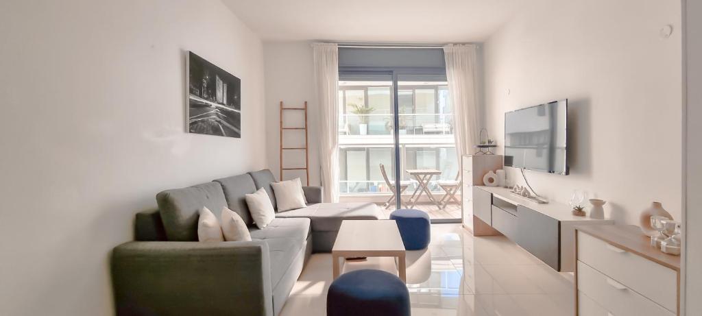 אזור ישיבה ב-BnBIsrael apartments - Ben Yehuda Nuage