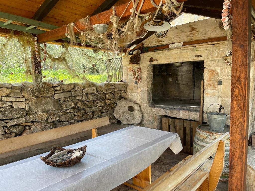 Fotografie z fotogalerie ubytování Kuća za odmor Ivančica v destinaci Tisno