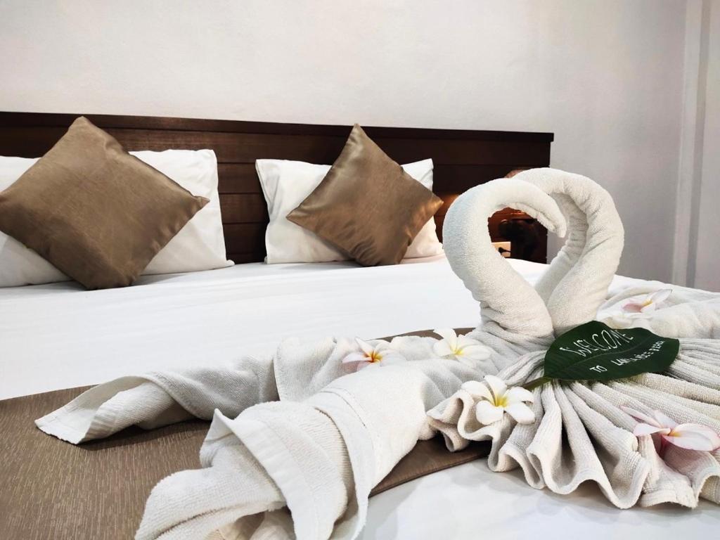 Lanta Nice Beach Resort - SHA Extra Plus - Deluxe Tweepersoonskamer Met Strandtoegang