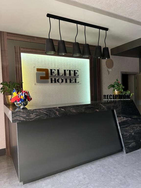 Kuchyň nebo kuchyňský kout v ubytování Elite Hotel