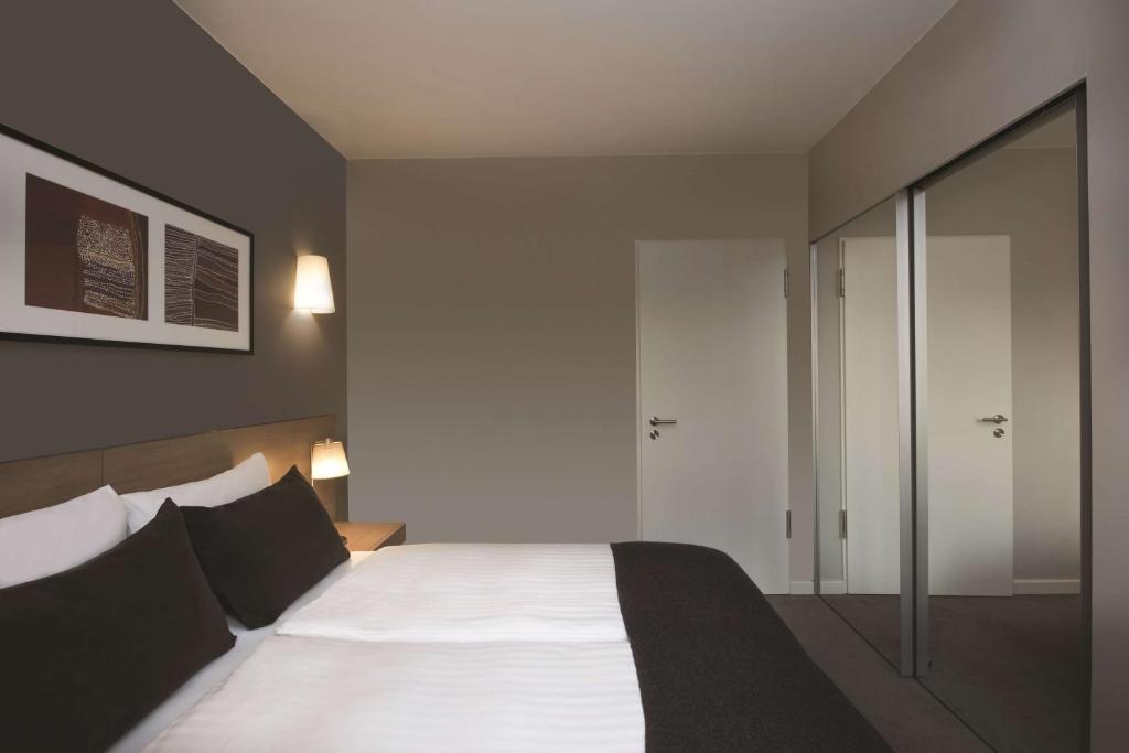 Adina Apartment Hotel Hamburg Michel - Resim 19