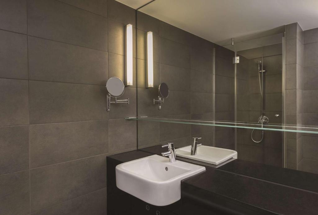 Adina Apartment Hotel Hamburg Michel - Resim 20